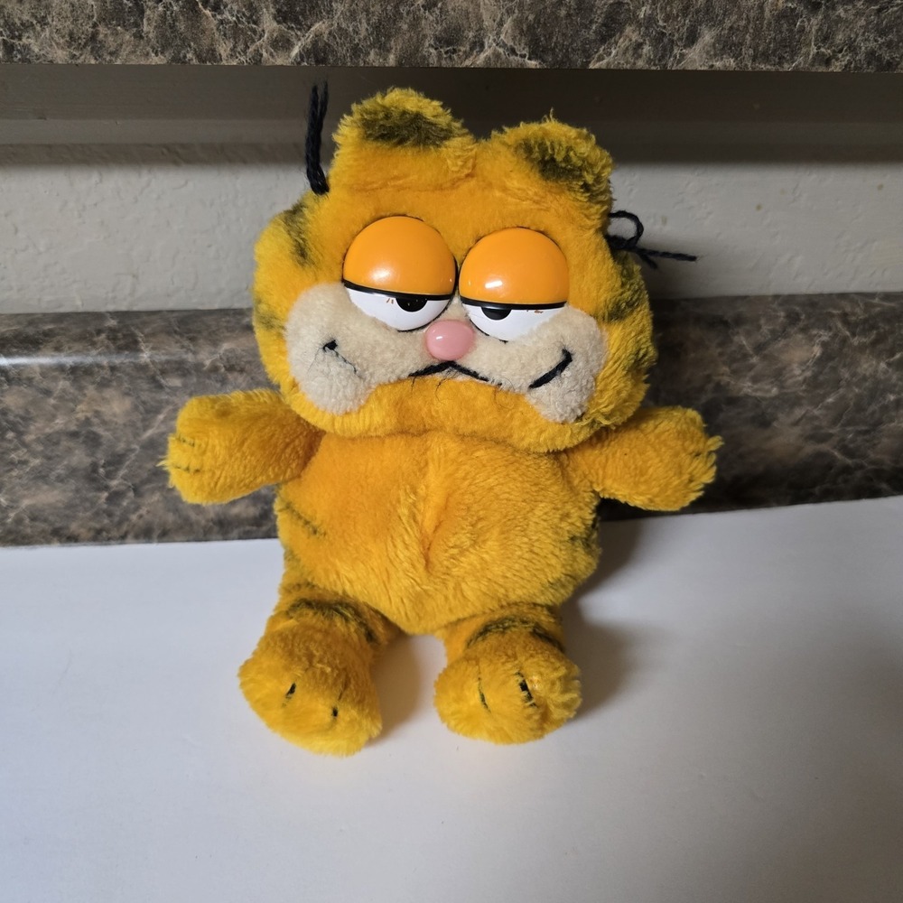 Vintage Garfield Plush Toy  9 Inch Collectible Stuffed Animal 1978-1981 Syndic
